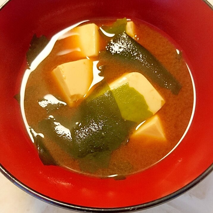 わかめと豆腐の味噌汁